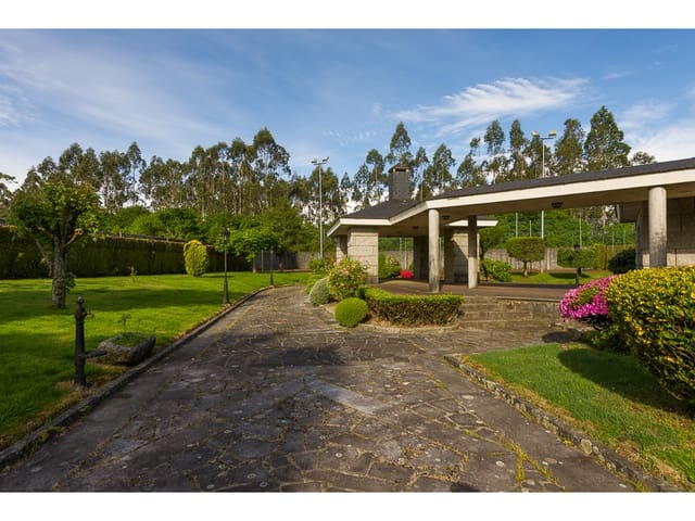 6 quarto Moradia para venda em Santa Comba com piscina garagem - 1 200 000 € (Ref: 8092077)