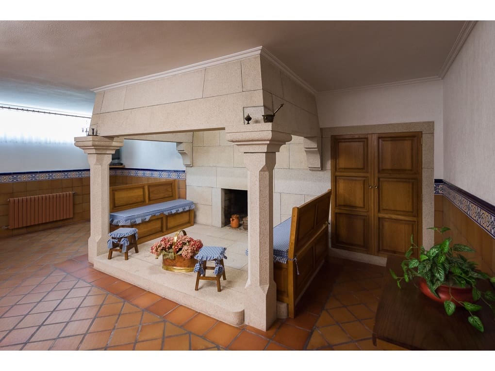 6 soveværelse Villa til salg i Santa Comba med swimmingpool garage - € 1.200.000 (Ref: 8092077)