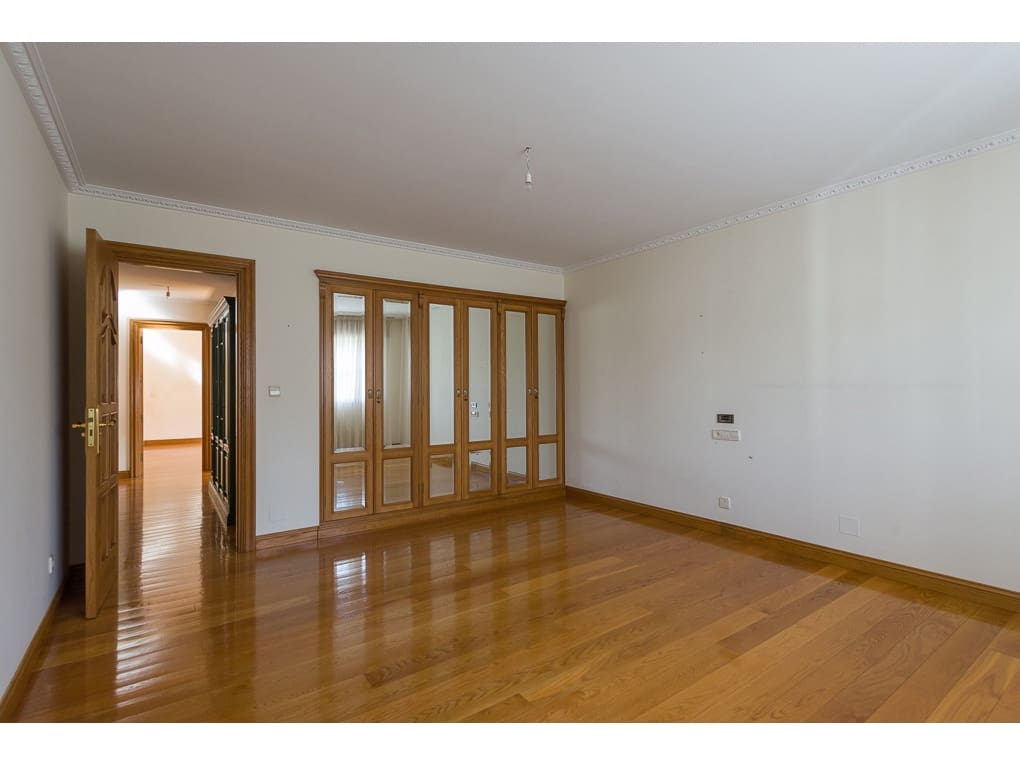 6 soveværelse Villa til salg i Santa Comba med swimmingpool garage - € 1.200.000 (Ref: 8092077)