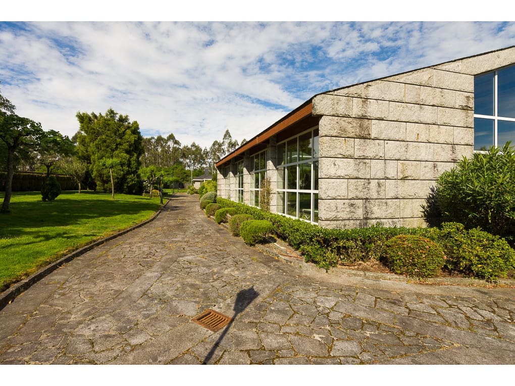 6 soveværelse Villa til salg i Santa Comba med swimmingpool garage - € 1.200.000 (Ref: 8092077)