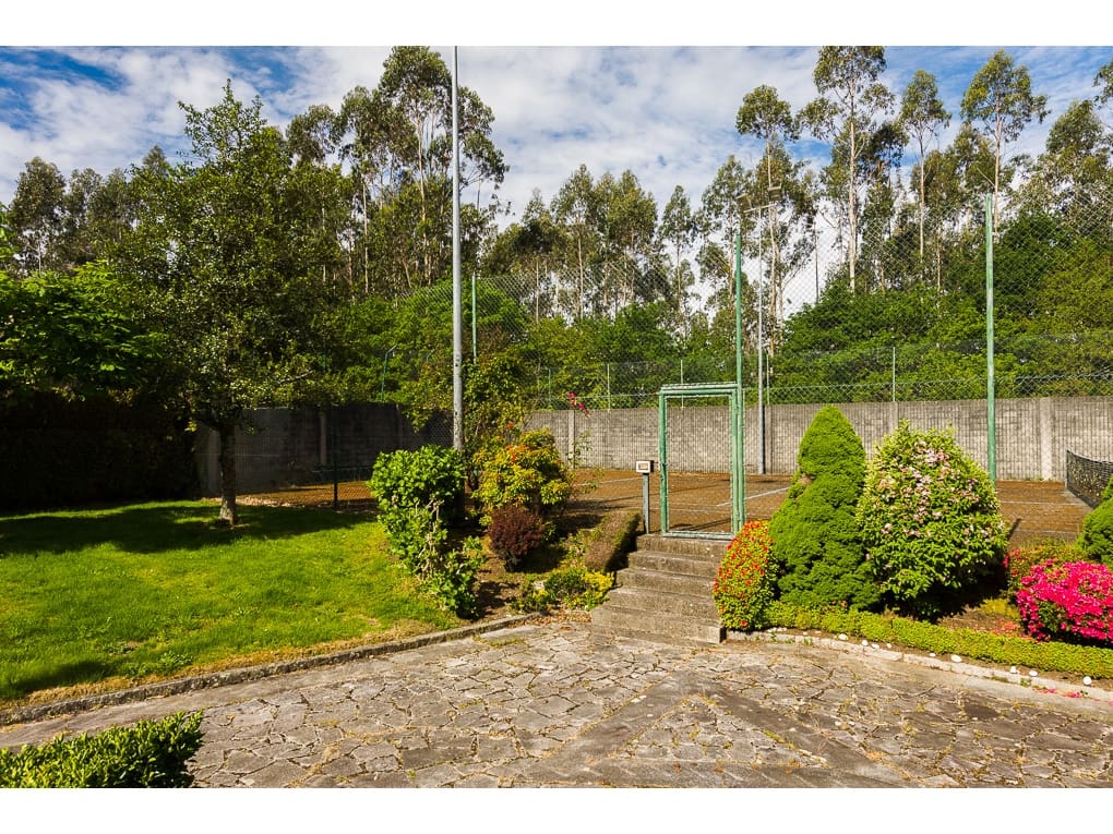 6 soveværelse Villa til salg i Santa Comba med swimmingpool garage - € 1.200.000 (Ref: 8092077)