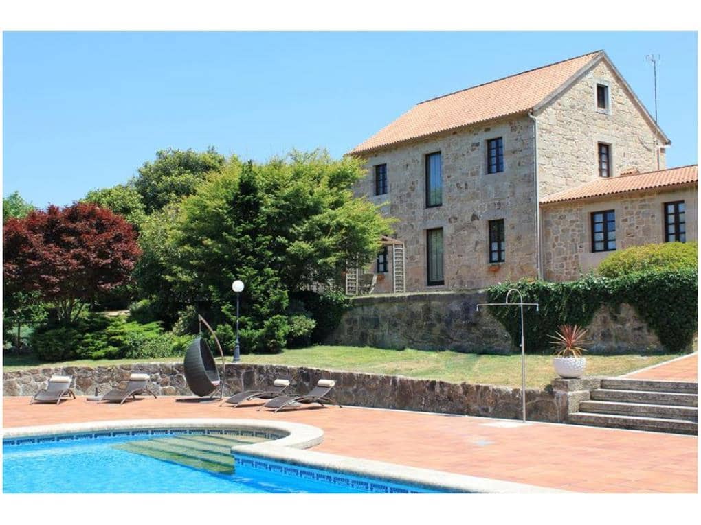 13 sypialnia Hotel na sprzedaż w Cuntis z basenem garażem - 1 600 000 € (Ref: 8125051)