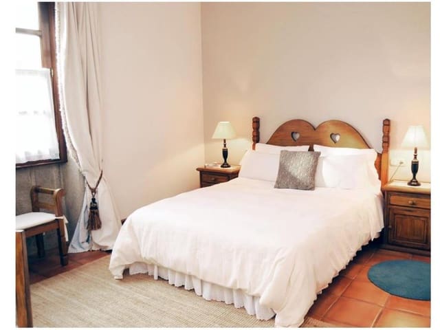 13 bedroom Hotel for sale in Cuntis with pool garage - € 1,600,000 (Ref: 8125051)