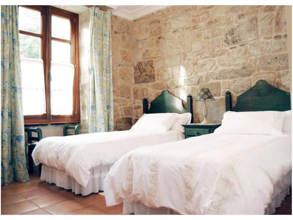 13 sypialnia Hotel na sprzedaż w Cuntis z basenem garażem - 1 600 000 € (Ref: 8125051)