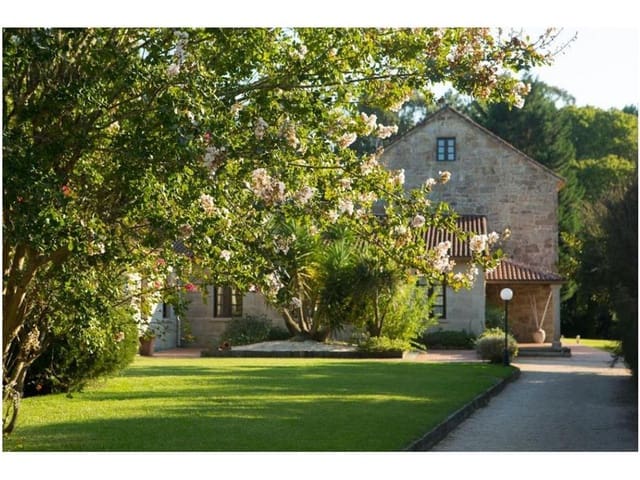 13 bedroom Hotel for sale in Cuntis with pool garage - € 1,600,000 (Ref: 8125051)