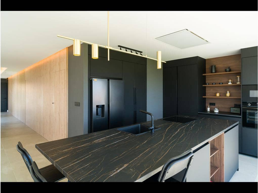 3 soveværelse Villa til salg i Ribeira med swimmingpool garage - € 745.000 (Ref: 8326915)