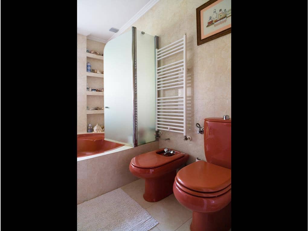 8 soveværelse Villa til salg i Bertamirans med swimmingpool garage - € 950.000 (Ref: 8626100)