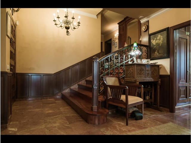 8 quarto Moradia para venda em Bertamirans, Ames com piscina garagem - 950 000 € (Ref: 8626100)