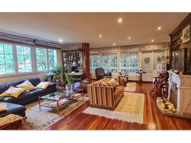 8 quarto Moradia para venda em Bertamirans, Ames com piscina garagem - 950 000 € (Ref: 8626100)