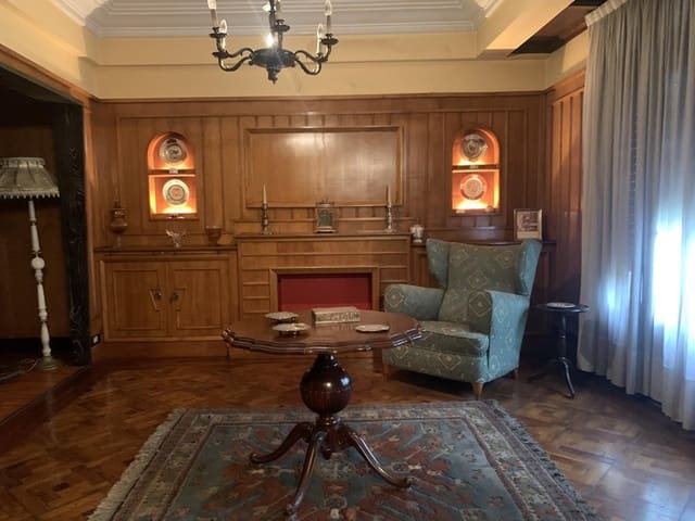 Byhus til salg i Santiago de Compostela - € 3.380.000 (Ref: 8635869)