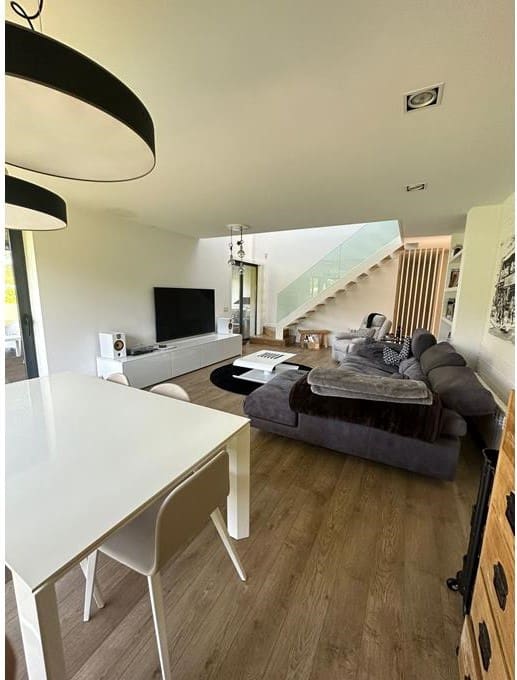 4 slaapkamer Villa te koop in Teo met garage - € 579.000 (Ref: 8799121)