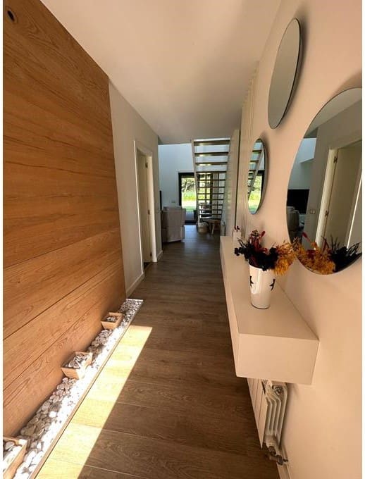 4 slaapkamer Villa te koop in Teo met garage - € 579.000 (Ref: 8799121)