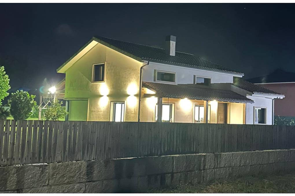 4 slaapkamer Villa te koop in Teo met garage - € 579.000 (Ref: 8799121)