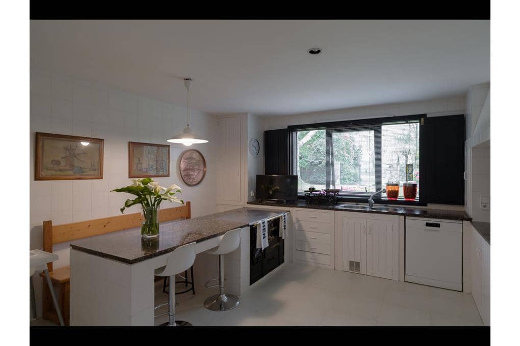 5 bedroom Villa for sale in Teo with pool garage - € 480,000 (Ref: 8912417)