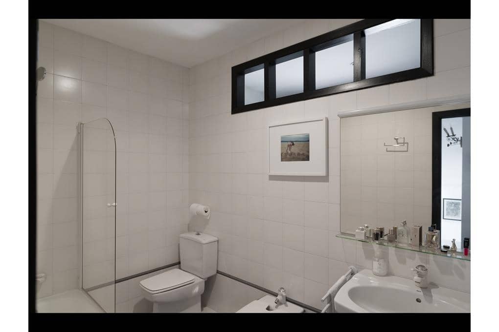 5 bedroom Villa for sale in Teo with pool garage - € 480,000 (Ref: 8912417)