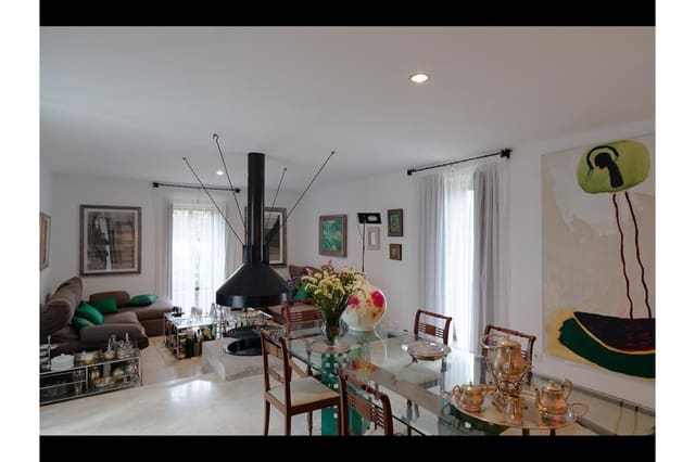 5 bedroom Villa for sale in Teo with pool garage - € 480,000 (Ref: 8912417)