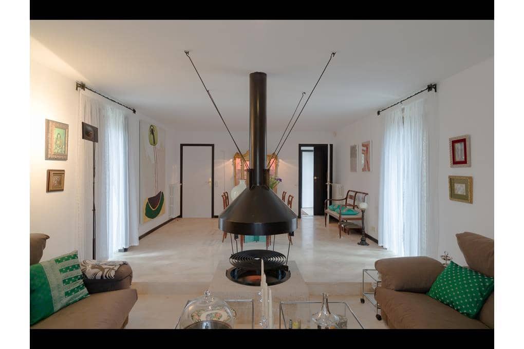 5 bedroom Villa for sale in Teo with pool garage - € 480,000 (Ref: 8912417)