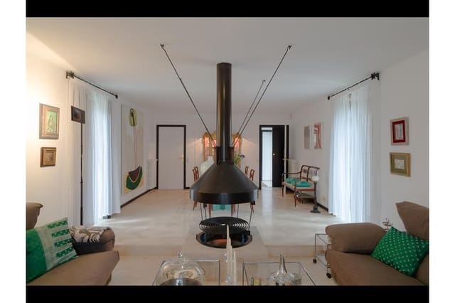 5 bedroom Villa for sale in Teo with pool garage - € 480,000 (Ref: 8912417)