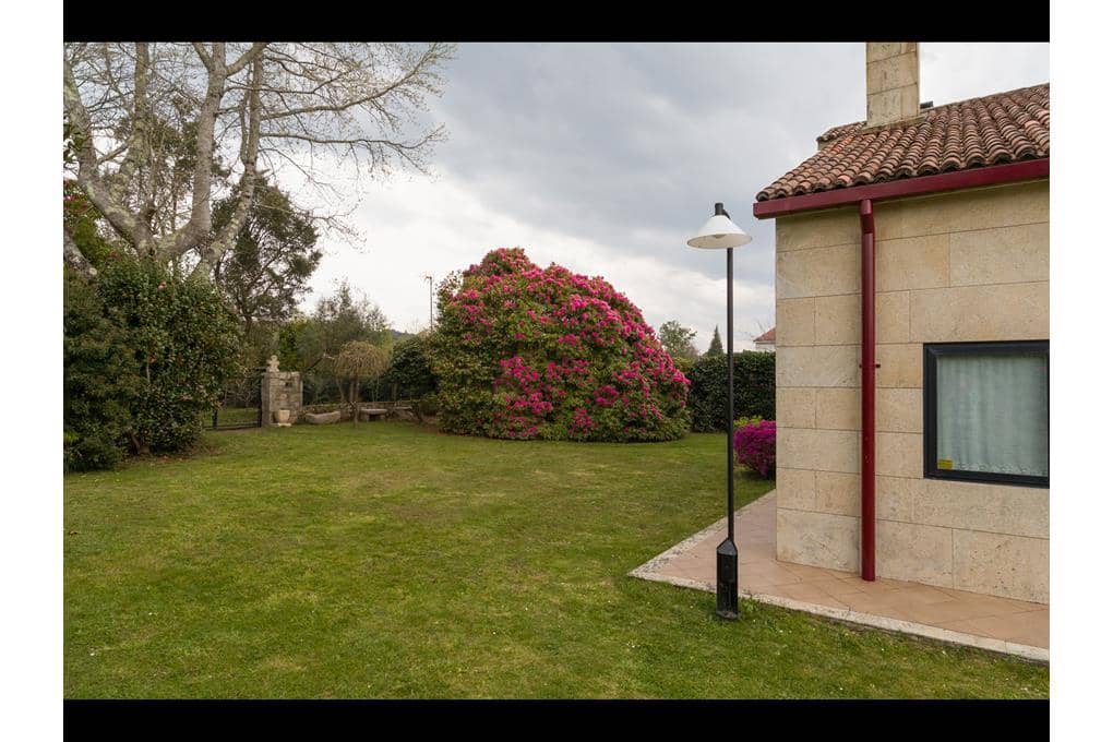 5 bedroom Villa for sale in Teo with pool garage - € 480,000 (Ref: 8912417)