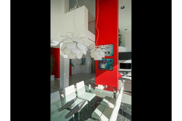 4 quarto Moradia para venda em Ames com piscina garagem - 850 000 € (Ref: 8945270)