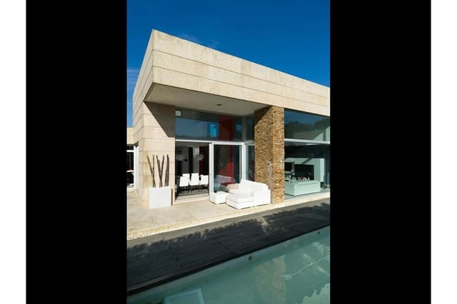 4 quarto Moradia para venda em Ames com piscina garagem - 850 000 € (Ref: 8945270)