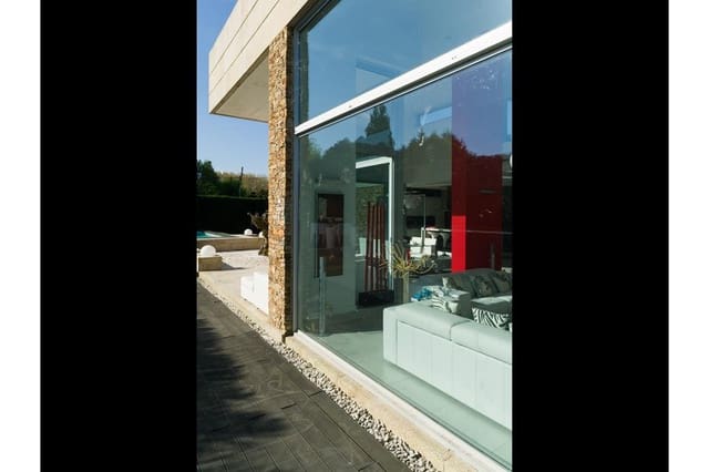 4 quarto Moradia para venda em Ames com piscina garagem - 850 000 € (Ref: 8945270)