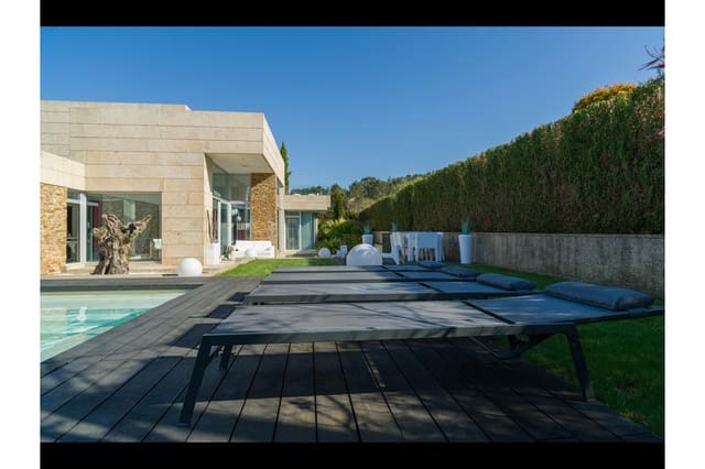 4 quarto Moradia para venda em Ames com piscina garagem - 850 000 € (Ref: 8945270)