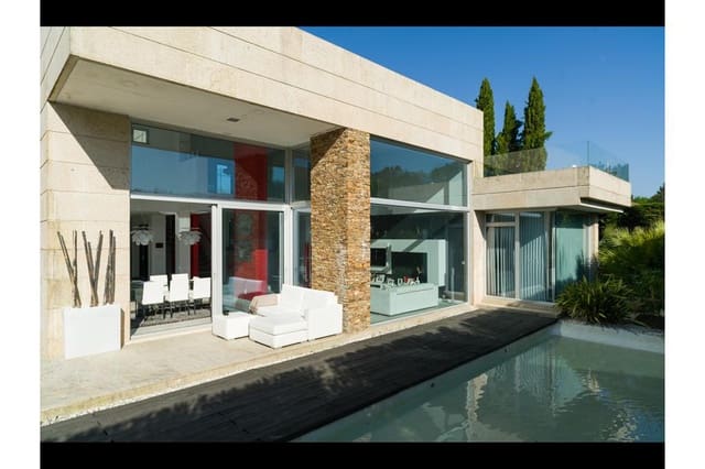 4 quarto Moradia para venda em Ames com piscina garagem - 850 000 € (Ref: 8945270)