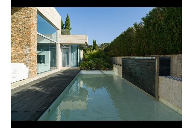 4 quarto Moradia para venda em Ames com piscina garagem - 850 000 € (Ref: 8945270)