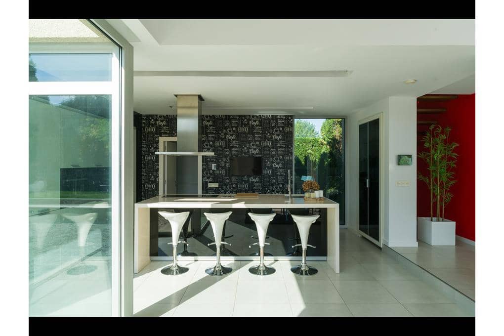 4 makuuhuone Huvila myytävänä paikassa Ames mukana uima-altaan 
autotalli - 850 000 € (Ref: 8945270)