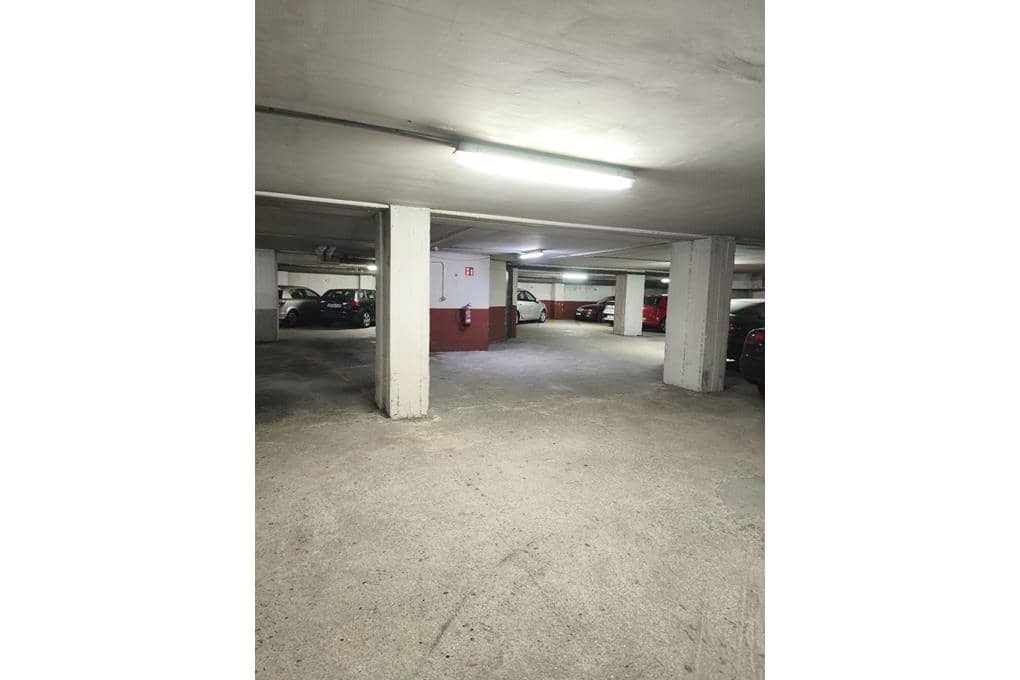 Garage til salg i Santiago de Compostela - € 1.000.000 (Ref: 9043740)