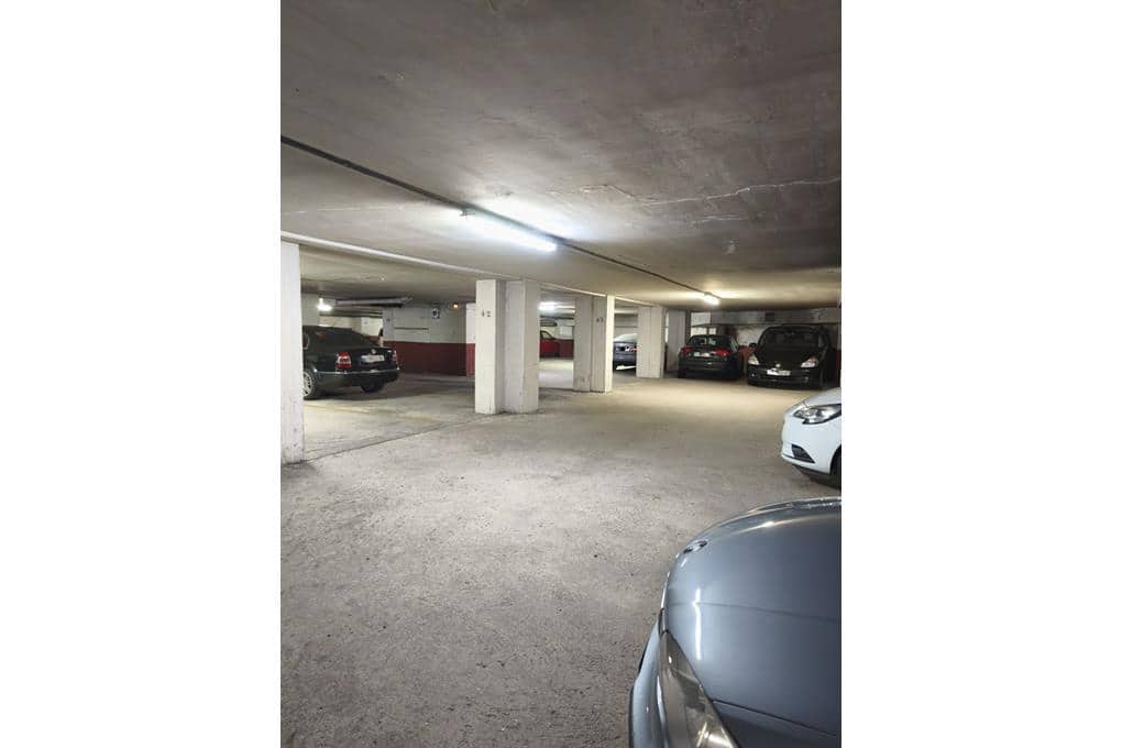 Garage til salg i Santiago de Compostela - € 1.000.000 (Ref: 9043740)