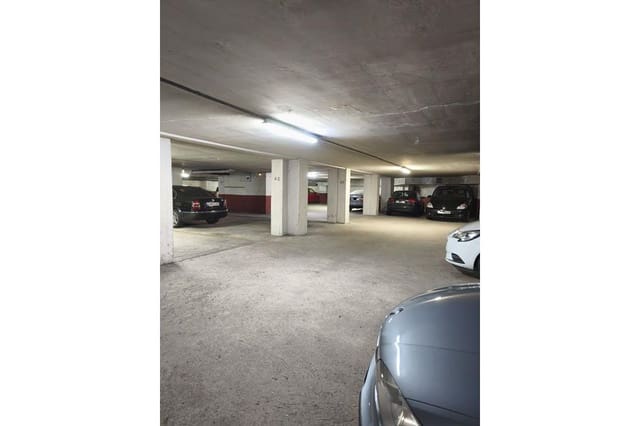 Garage for sale in Santiago de Compostela - € 1,000,000 (Ref: 9043740)
