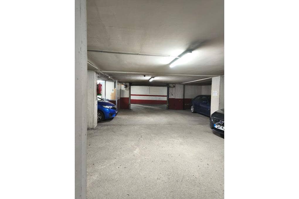 Garage til salg i Santiago de Compostela - € 1.000.000 (Ref: 9043740)
