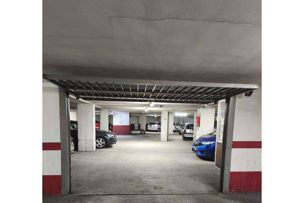 Garage til salg i Santiago de Compostela - € 1.000.000 (Ref: 9043740)