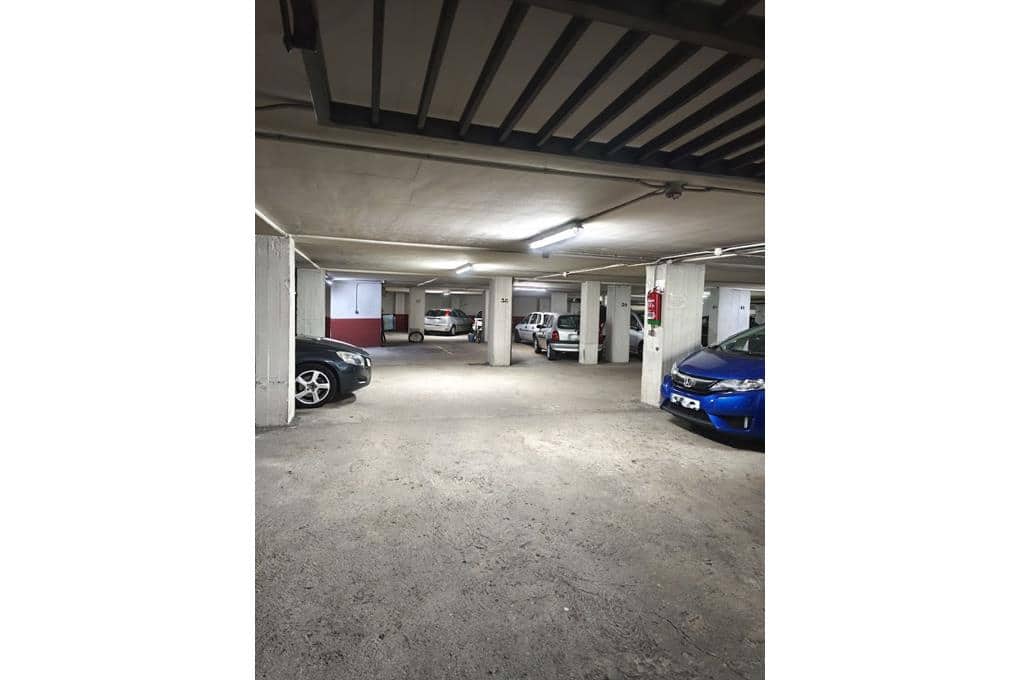 Garage til salg i Santiago de Compostela - € 1.000.000 (Ref: 9043740)
