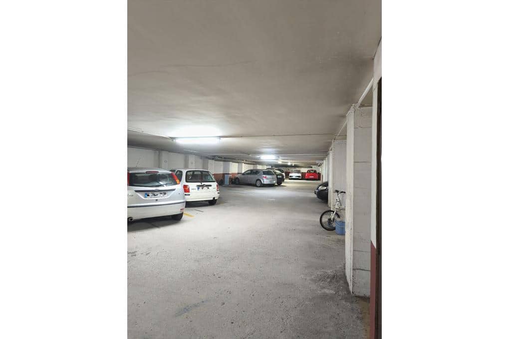 Garage til salg i Santiago de Compostela - € 1.000.000 (Ref: 9043740)