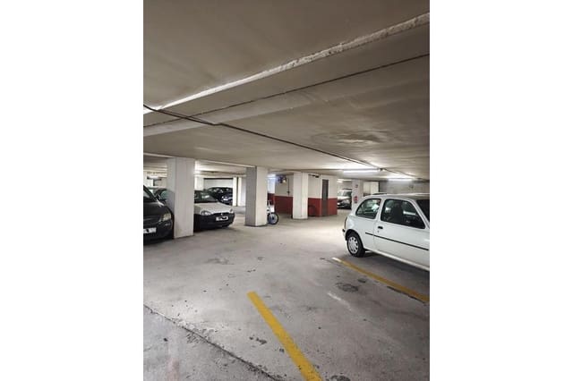 Garage for sale in Santiago de Compostela - € 1,000,000 (Ref: 9043740)