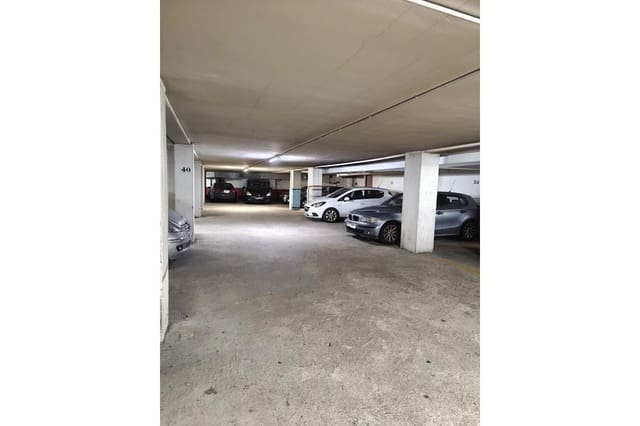 Garage for sale in Santiago de Compostela - € 1,000,000 (Ref: 9043740)