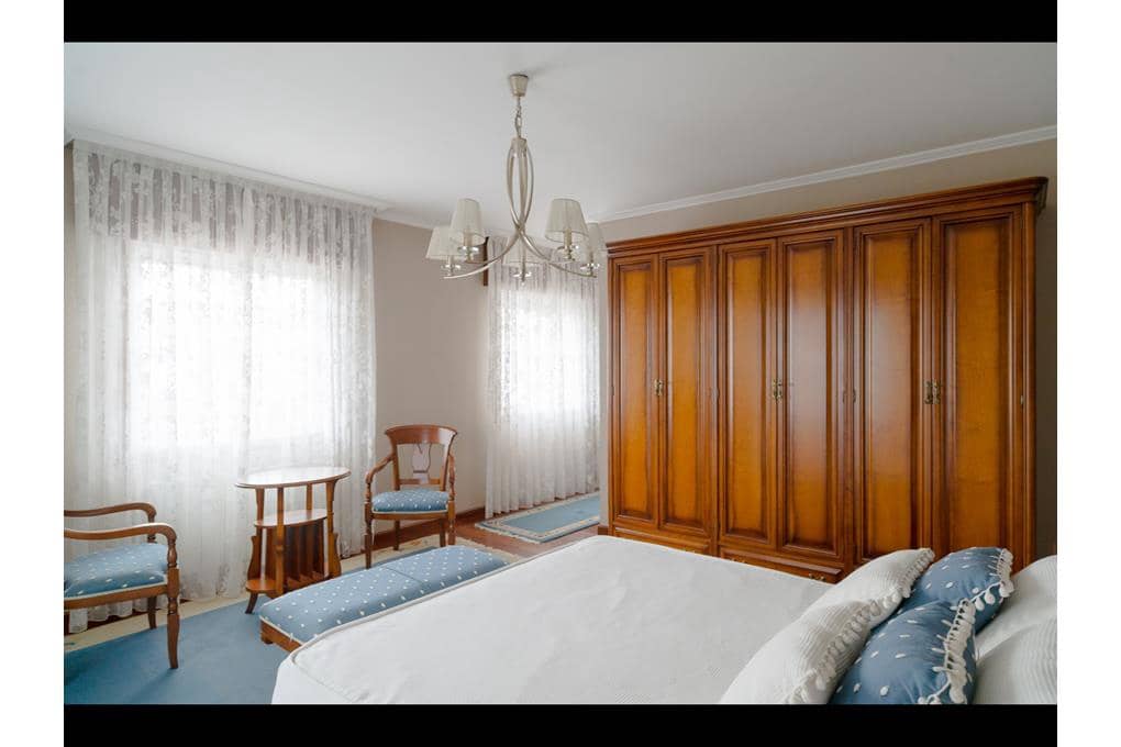 8 soveværelse Villa til salg i A Estrada med garage - € 449.000 (Ref: 9146489)