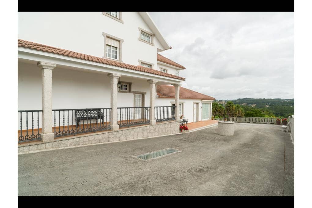 8 soveværelse Villa til salg i A Estrada med garage - € 449.000 (Ref: 9146489)