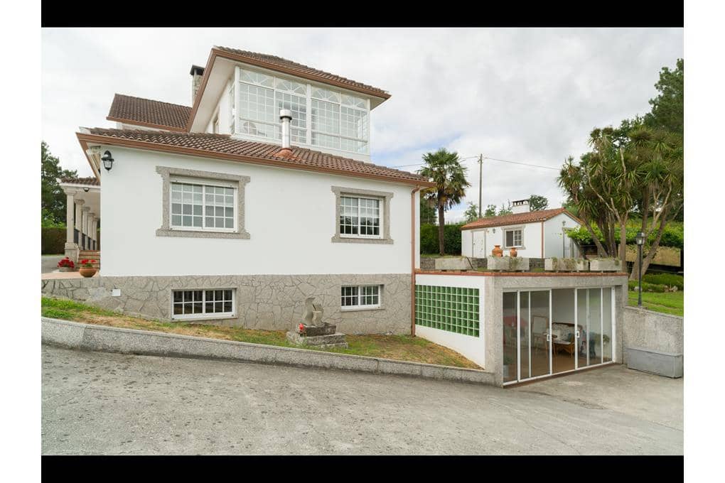 8 soveværelse Villa til salg i A Estrada med garage - € 449.000 (Ref: 9146489)