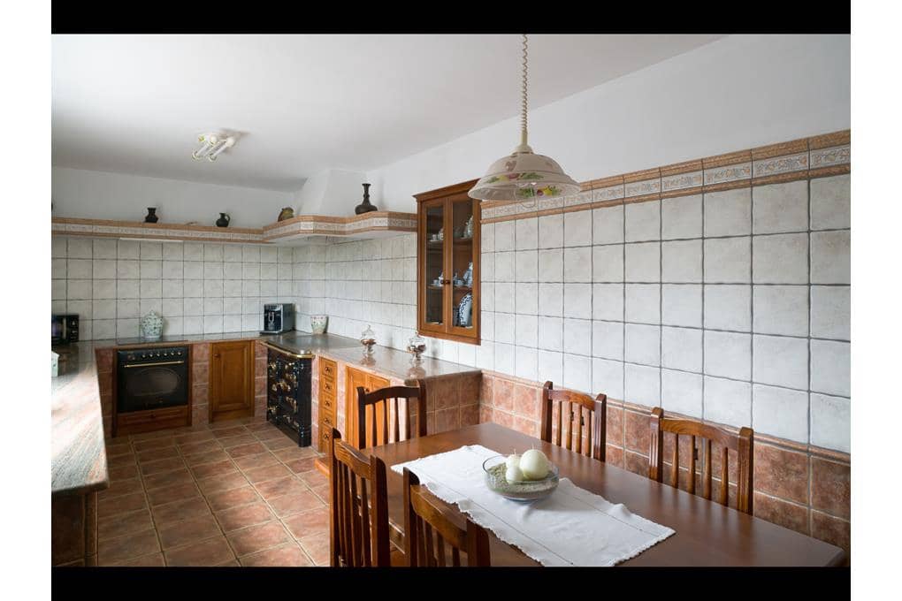 8 soveværelse Villa til salg i A Estrada med garage - € 449.000 (Ref: 9146489)