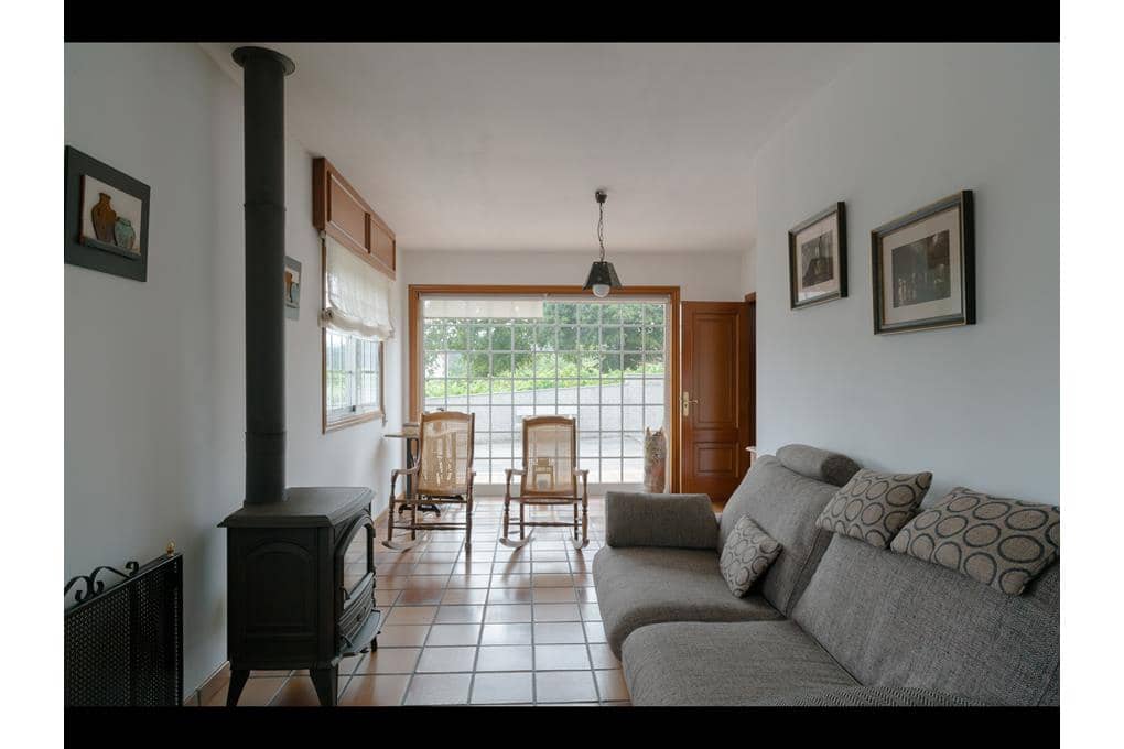 8 soveværelse Villa til salg i A Estrada med garage - € 449.000 (Ref: 9146489)