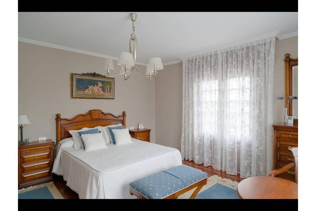 8 soveværelse Villa til salg i A Estrada med garage - € 449.000 (Ref: 9146489)