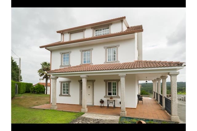 8 quarto Moradia para venda em A Estrada com garagem - 449 000 € (Ref: 9146489)