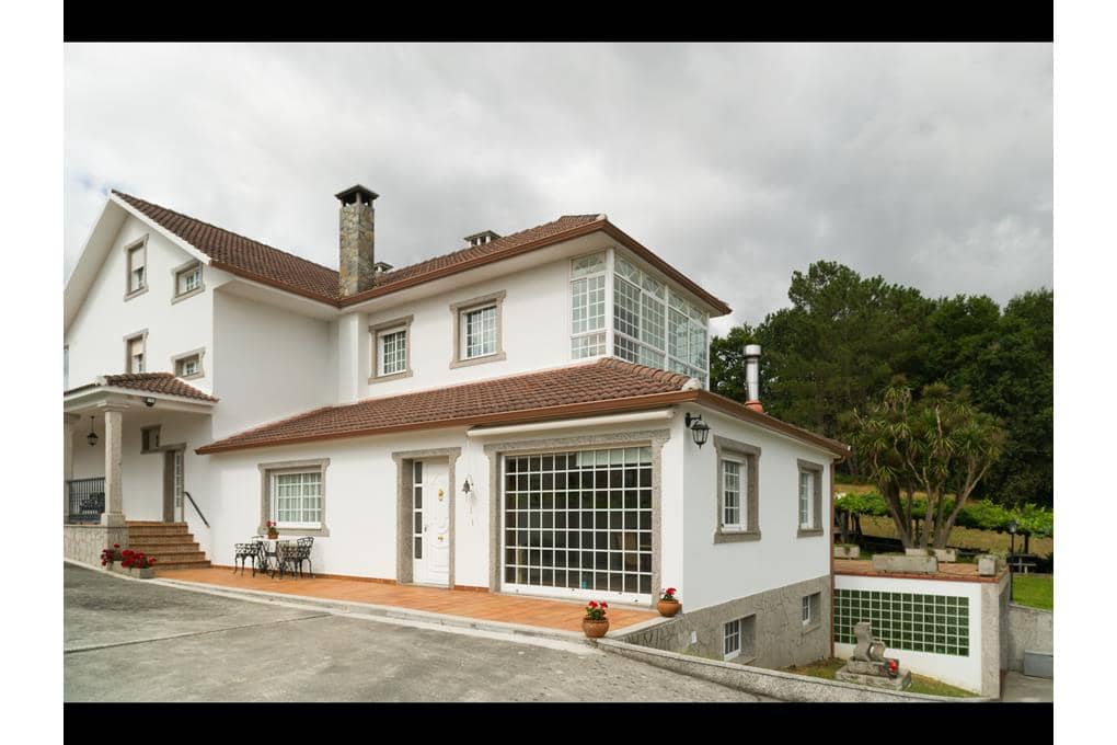 8 soveværelse Villa til salg i A Estrada med garage - € 449.000 (Ref: 9146489)