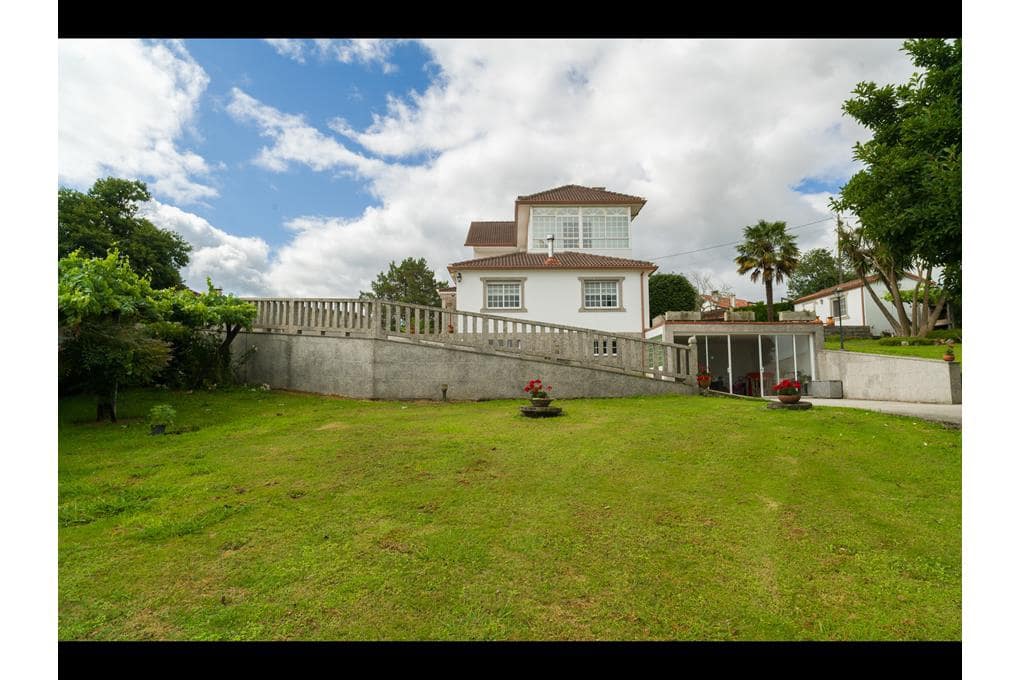 8 soveværelse Villa til salg i A Estrada med garage - € 449.000 (Ref: 9146489)