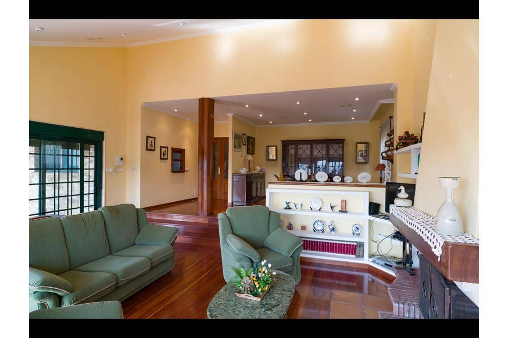 6 quarto Moradia para venda em Teo com garagem - 660 000 € (Ref: 9237299)