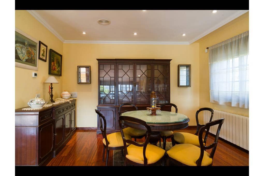 6 quarto Moradia para venda em Teo com garagem - 660 000 € (Ref: 9237299)